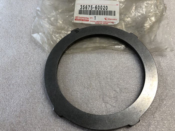 Фланец заднего сцепления новый оригинал TOYOTA 3567560020