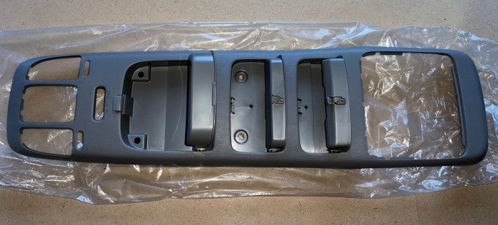 Бардачок для очков верхняя консоль в крышу TOYOTA LC 100 6360560011B1