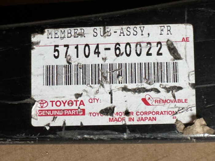 Поперечина рамки радиатора нижняя Toyota LAND CRUISER 80, Toyota LEXUS LX 450 5710460022