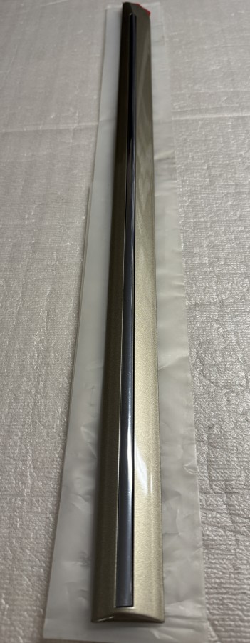 Молдинг задней левой двери TOYOTA CAMRY V30 7574233180E0