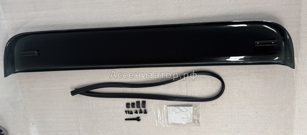 Дефлектор люка TOYOTA Land Cruiser Prado 120 2003-2009 700605