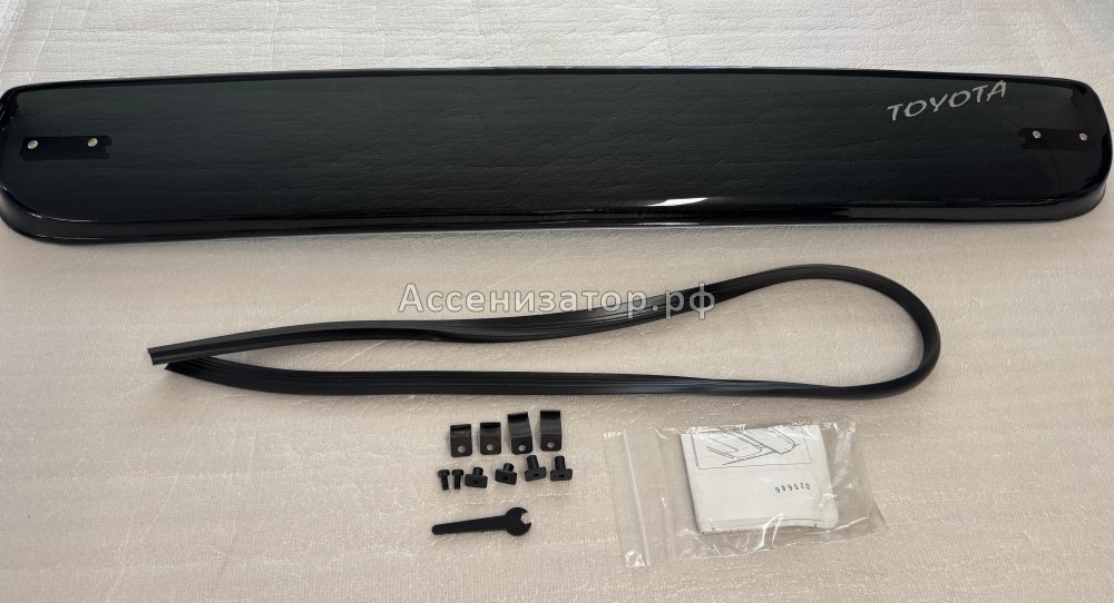 Дефлектор люка TOYOTA Land Cruiser Prado 120 2003-2009 700605