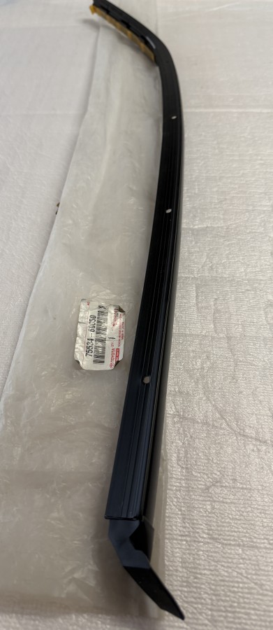 Молдинг ветрового стекла toyota LC 100 7553460050